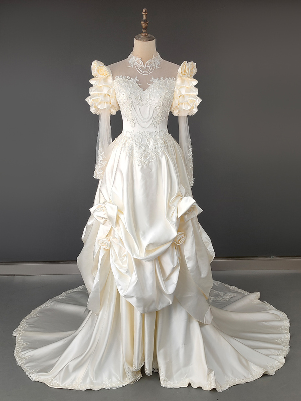 French Antique Style Wedding Dress, Bride's High-End Satin Retro Classic Photo Shoot Long-Sleeved Photo Shoot Dress French Antique Style Wedding Dress, Bride's High-End Satin Retro Classic Photo Shoot Long-Sleeved Photo Shoot Dress