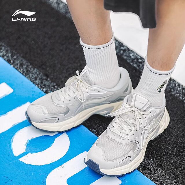 Li Ning ເກີບກິລາເກີບຜູ້ຊາຍ 2024 Summer ໃຫມ່ breathable ບາດເຈັບແລະ Retro ພໍ່ເກີບເກີບແລ່ນຜູ້ຊາຍແບບຈໍາລອງ