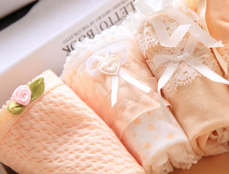 Quần lót hộp quà tặng đồ lót nữ cotton cotton đồ lót phụ nữ hộp quà màu da kết hợp set quần lót nam cotton cao cấp