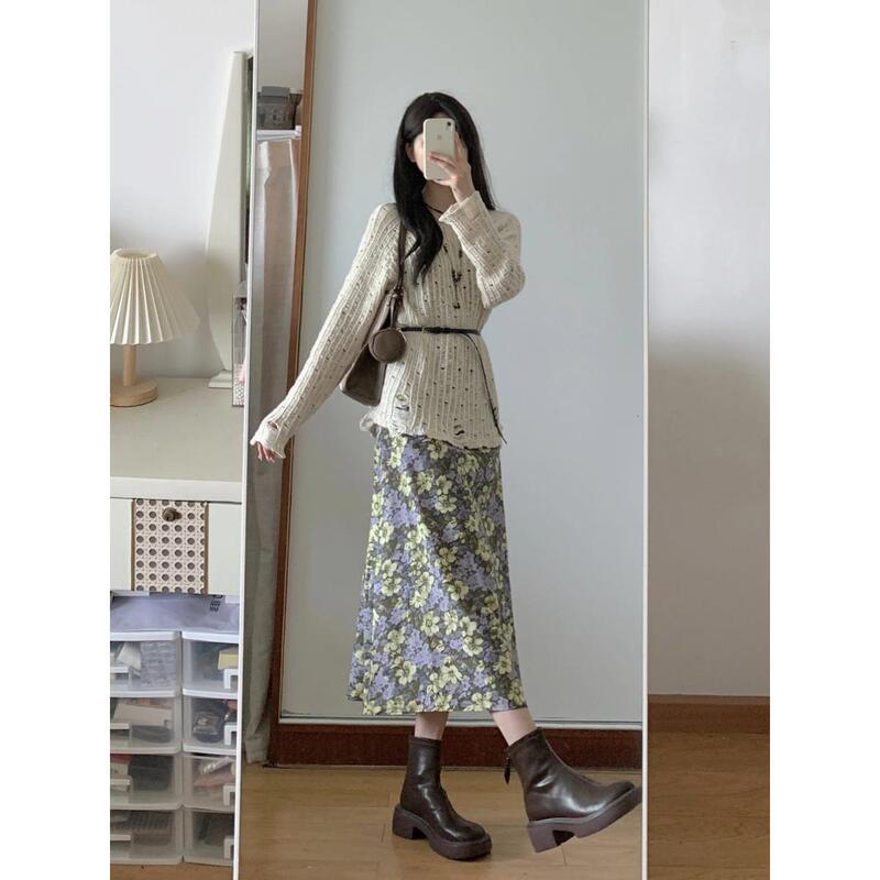 Tea-Style Outfit: a Complete Set with a Floral Camisole Dress and a Lazy-Style Spring and Autumn Hollow-Out Knit Top Tea-Style Outfit: a Complete Set with a Floral Camisole Dress and a Lazy-Style Spring and Autumn Hollow-Out Knit Top