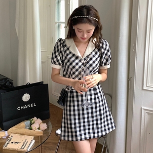 杨小卷小香风格子套装