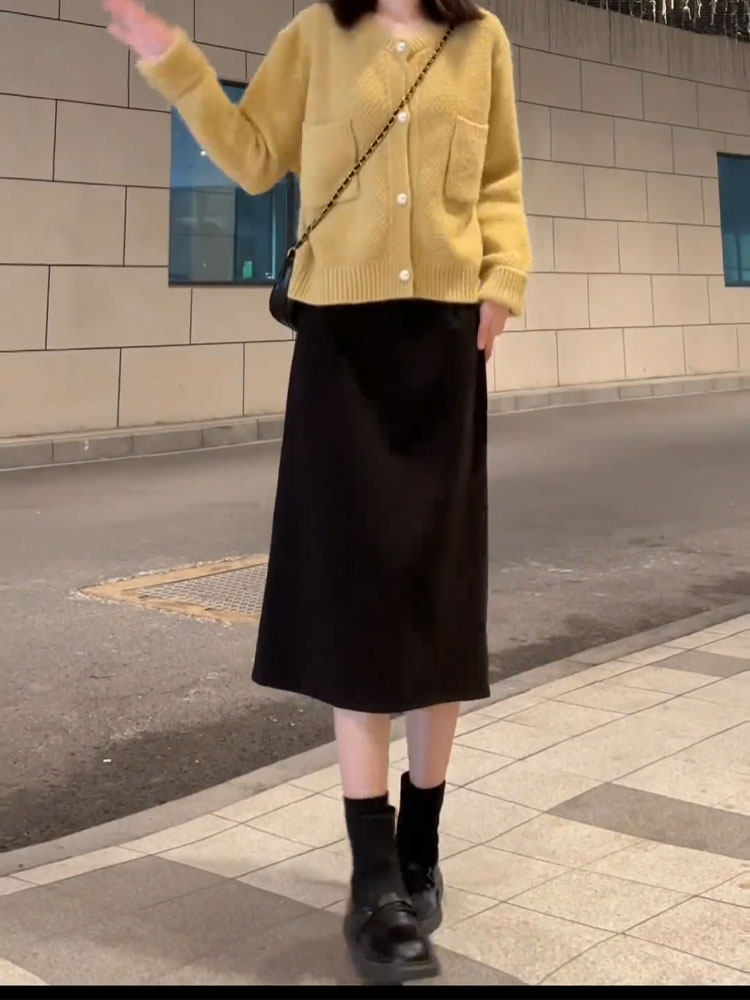 秋装修身显瘦短款毛衣时尚减龄上衣小香风长袖单排扣圆领针织衫女