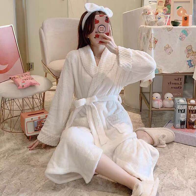 Sleepgown female autumn winter coral velvet thickness home dress bathrobe morning robe flannel cute lady Han edition pajamas