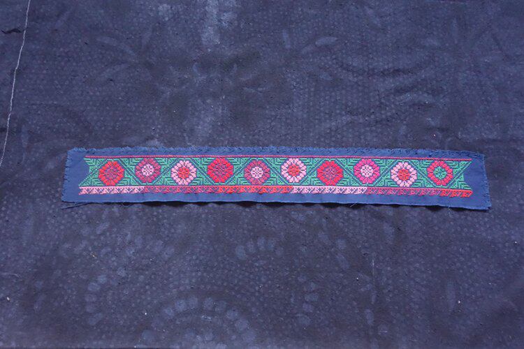 Xiangyin Pavilion, looking for bosom friends, Dong nationality embroidery sliver cotton thread hand-embroidery embroidery area 45*4cmc-703