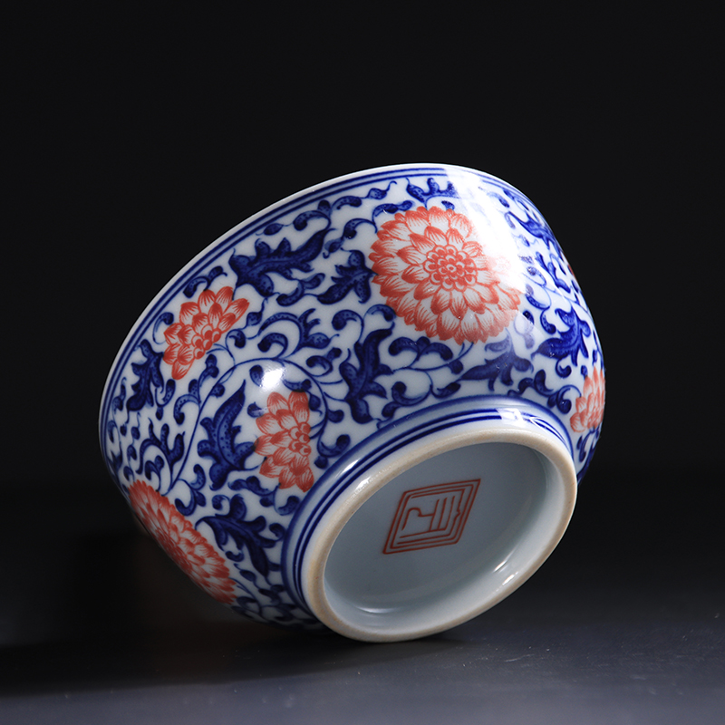 Jingdezhen blue and white hand - made ceramic kung fu tea tea masters cup tie up lotus flower grain ceramic cup sample tea cup