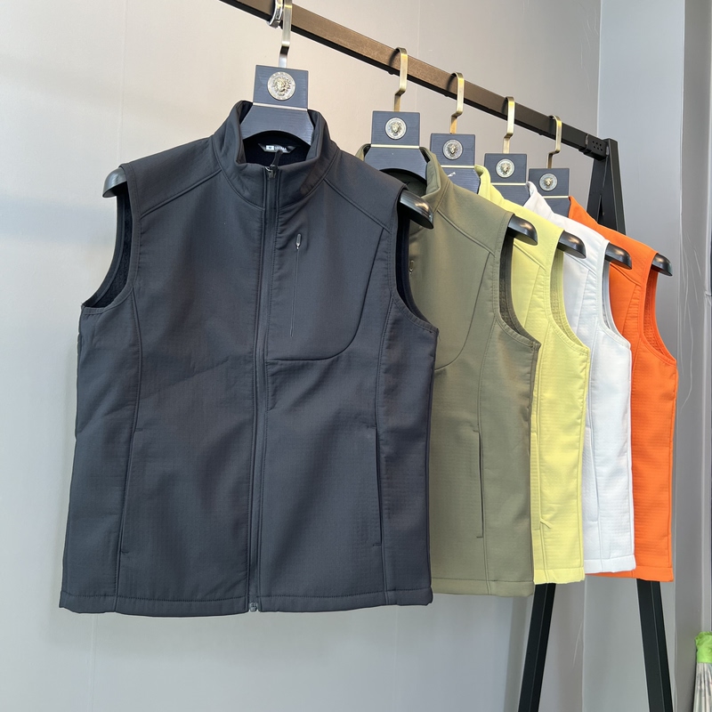 Outdoor Functionality! Autumn and Winter Stand-Up Collar Sports Casual Soft Shell Vest for Men, Thin Fleece Warm Windproof Vest Jacket