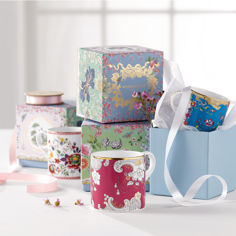British Wedgwood cherished waterford Wedgwood China flower small ipads China mugs WMF coffee spoon