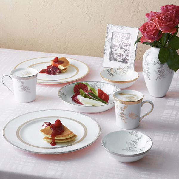 Wedgwood Vera Wang Vera Wang lace ipads China mugs coffee cups of milk tea cups of water