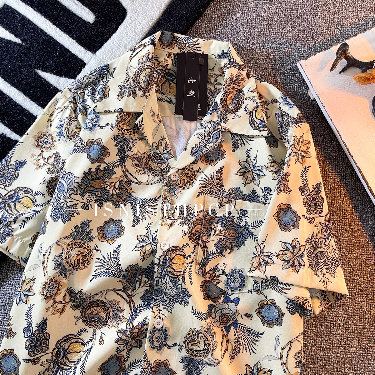 เสื้อเชิ้ตแขนสั้นคอปกคิวบาแบบเรโทรสไตล์อเมริกัน ลายดอกไม้ สไตล์ฮ่องกง เสื้อเชิ้ตฤดูร้อนสไตล์ญี่ปุ่นสุดเท่และมีสไตล์