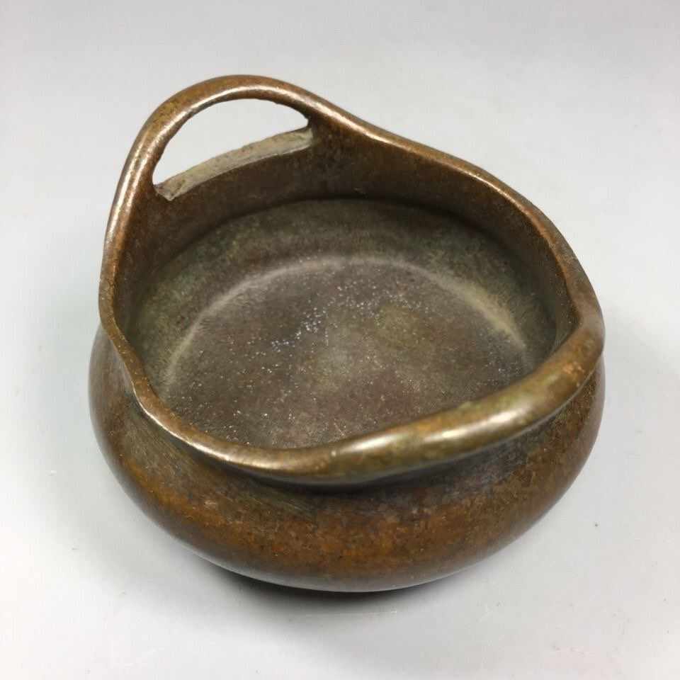 鉢，「大明宣德年製」宣德銅製 Sold at Auction: A BRONZE CENSER WITH XUANDE MARK 明. 
