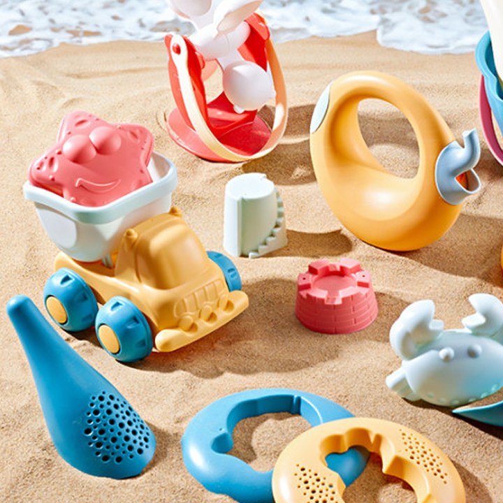 Essential items for the beach 🏖️ The sand digging tool makes your baby ...