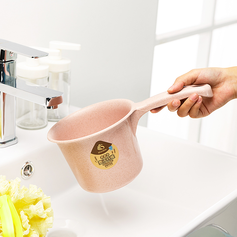 Wheat straw water scoop Plastic household water scoop thickened water scoop Baby bath water scoop Kitchen hanging bath spoon