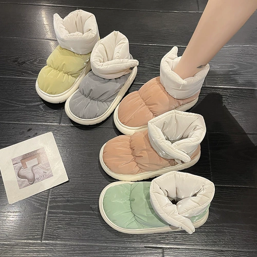 Утепленные демисезонные сапоги на платформе