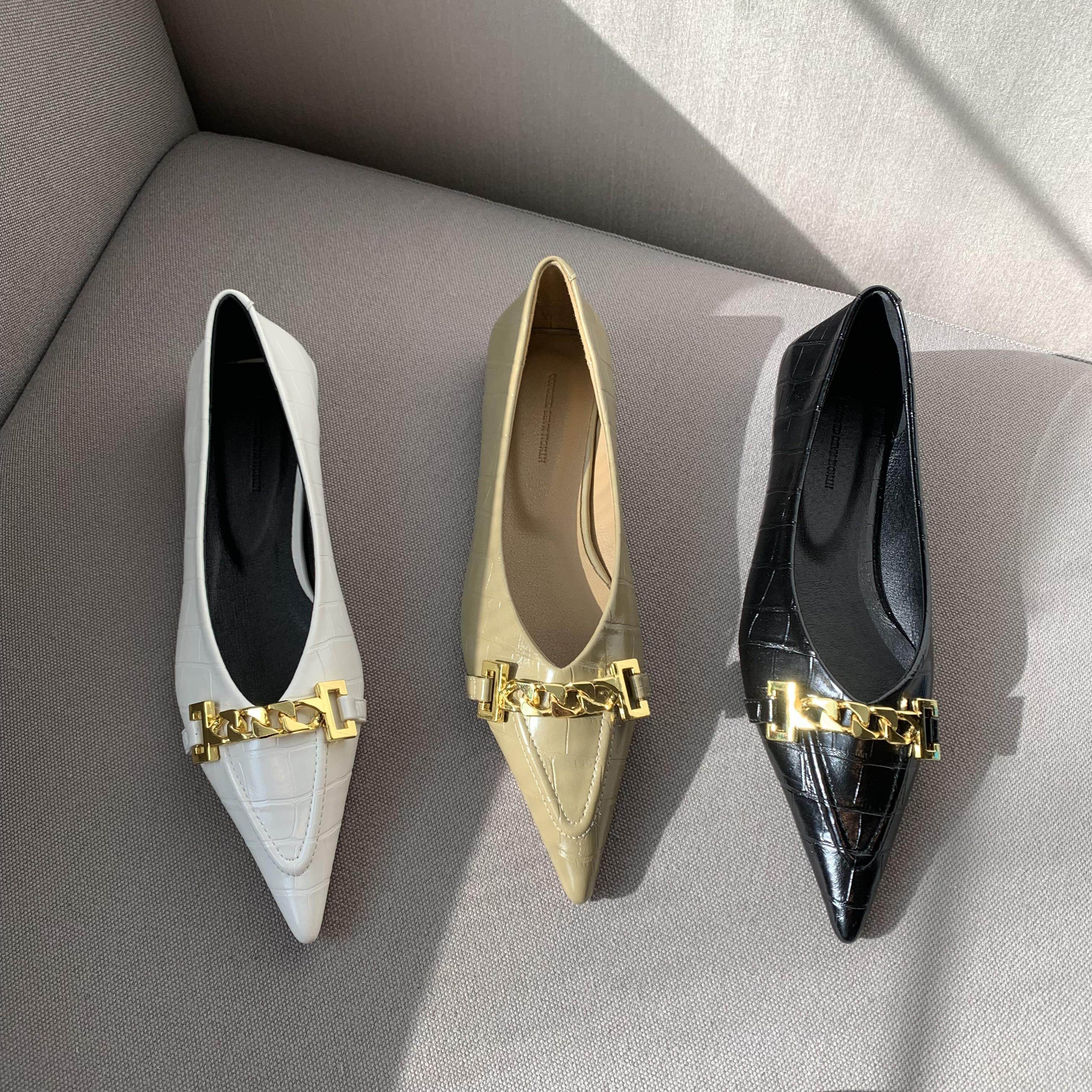 2022 European And European Metal Chain Pointed Wrap Shoes Women Fashion 100 Hitch Comfortable Commute Flat Bottom Shoes Shallow-mouth Ladle Shoes