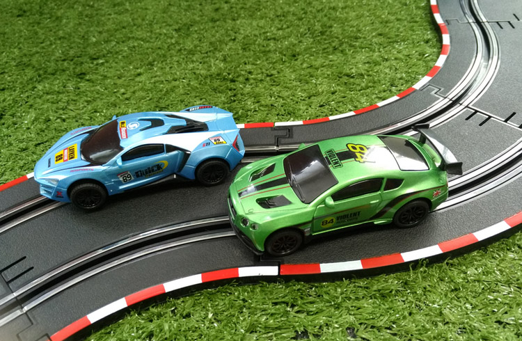Songbao Đồ chơi 1:43 Racing Track Racing Bản gốc Rally Toy Rally Toy Electric Car đồ chơi mini