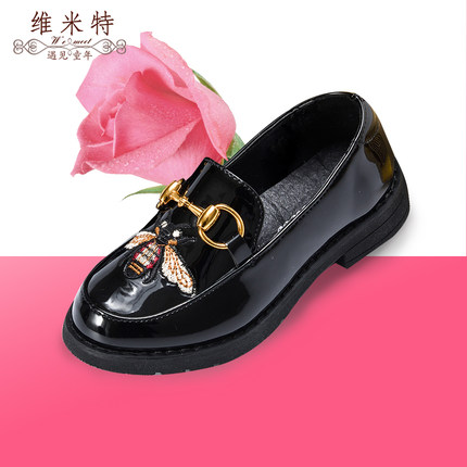 女童黑皮鞋儿童校园鞋蜜蜂亮皮演出鞋钢琴表演