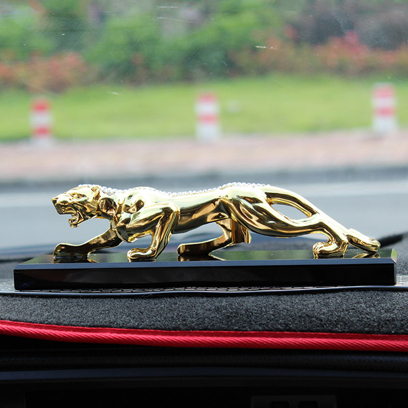 汽车摆件金钱豹车内饰品豹子座仪表中控台创意装饰用品男