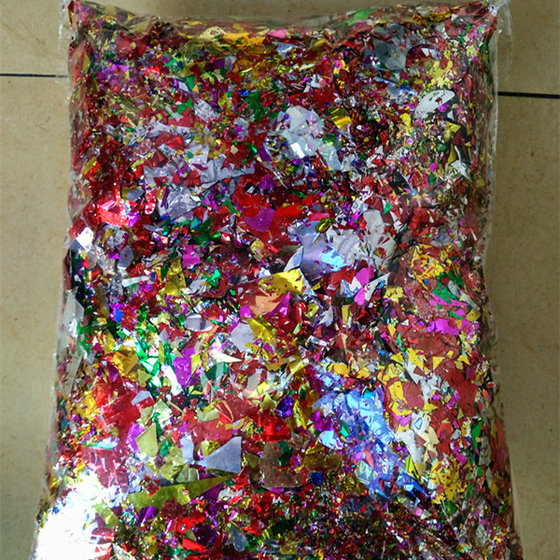 Wedding hand toss flowers and sprinkle color photoelectric flash shredded paper fragments sequins wedding salute golden egg colored paper sprinkle flowers