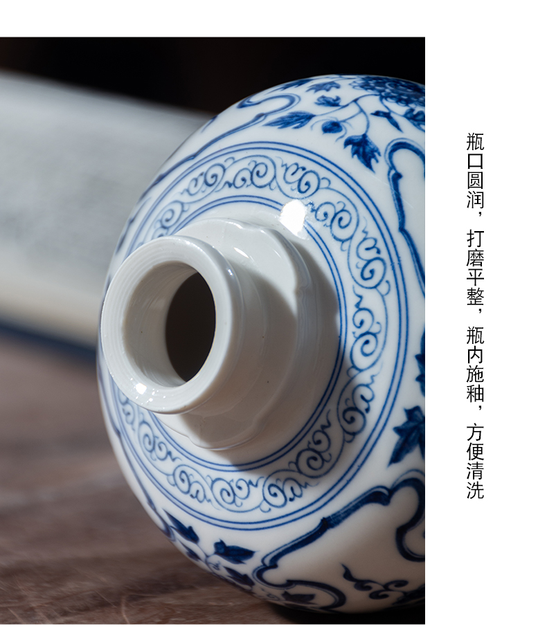 Jingdezhen blue and white porcelain bottle home 1 catty 5 jins of 10 jins to seal bottles of archaize bulk white wine bottles