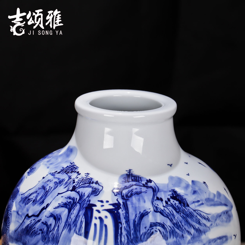 Mercifully bottle ginseng medicine bottle mercifully yangmei 10 jins hand - made of blue and white porcelain bottle wine jar sealed as cans