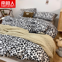 Antarctic Man Cotton Nordic Black and White Striped Four-Piece quilt cover Sheet Bed Hats Single 1 2 Double 1 8 Kit