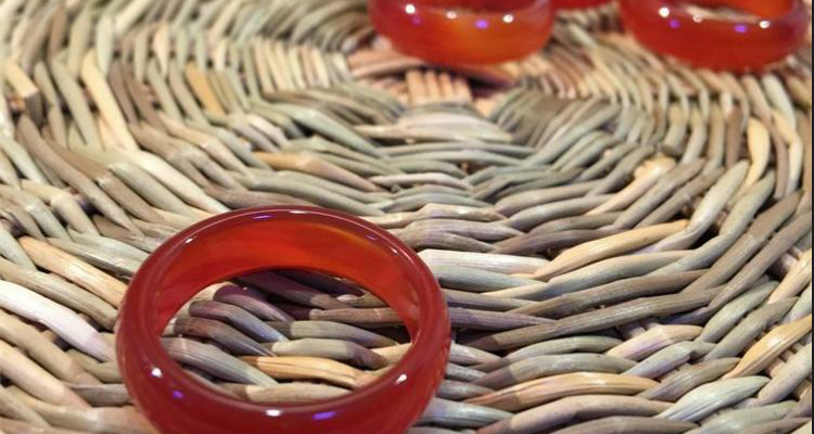 Nhẫn Agate chính hãng Nhẫn Chalcedony Nhẫn đỏ Nhẫn Cặp đôi Nam và nữ Ngọc Nhẫn Nhẫn đánh bạc nhẫn