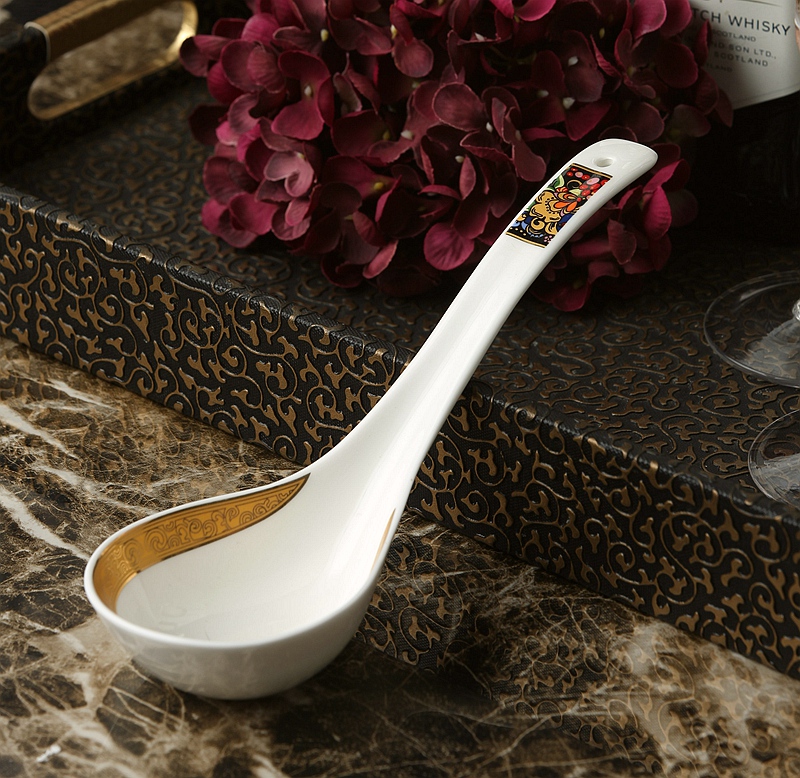 Big spoon, long - handled spoons ceramic spoon creative Chinese ipads porcelain run suit tangshan tableware spoons Malaysia 's spoon