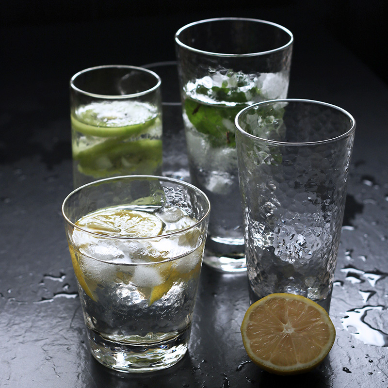 CPU capacity of thick lines hammer everyone with transparent cold drinks to the as beer glass Cup of fruit juice Cup water Cup