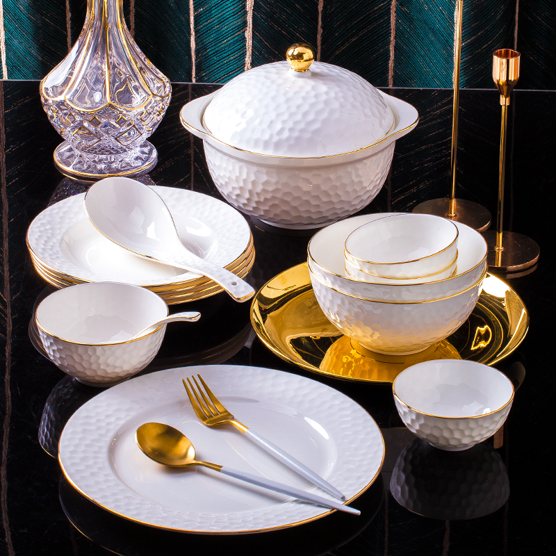 The dishes suit household jingdezhen European high - grade ipads China tableware suit contracted up phnom penh ceramic bowl dish combination