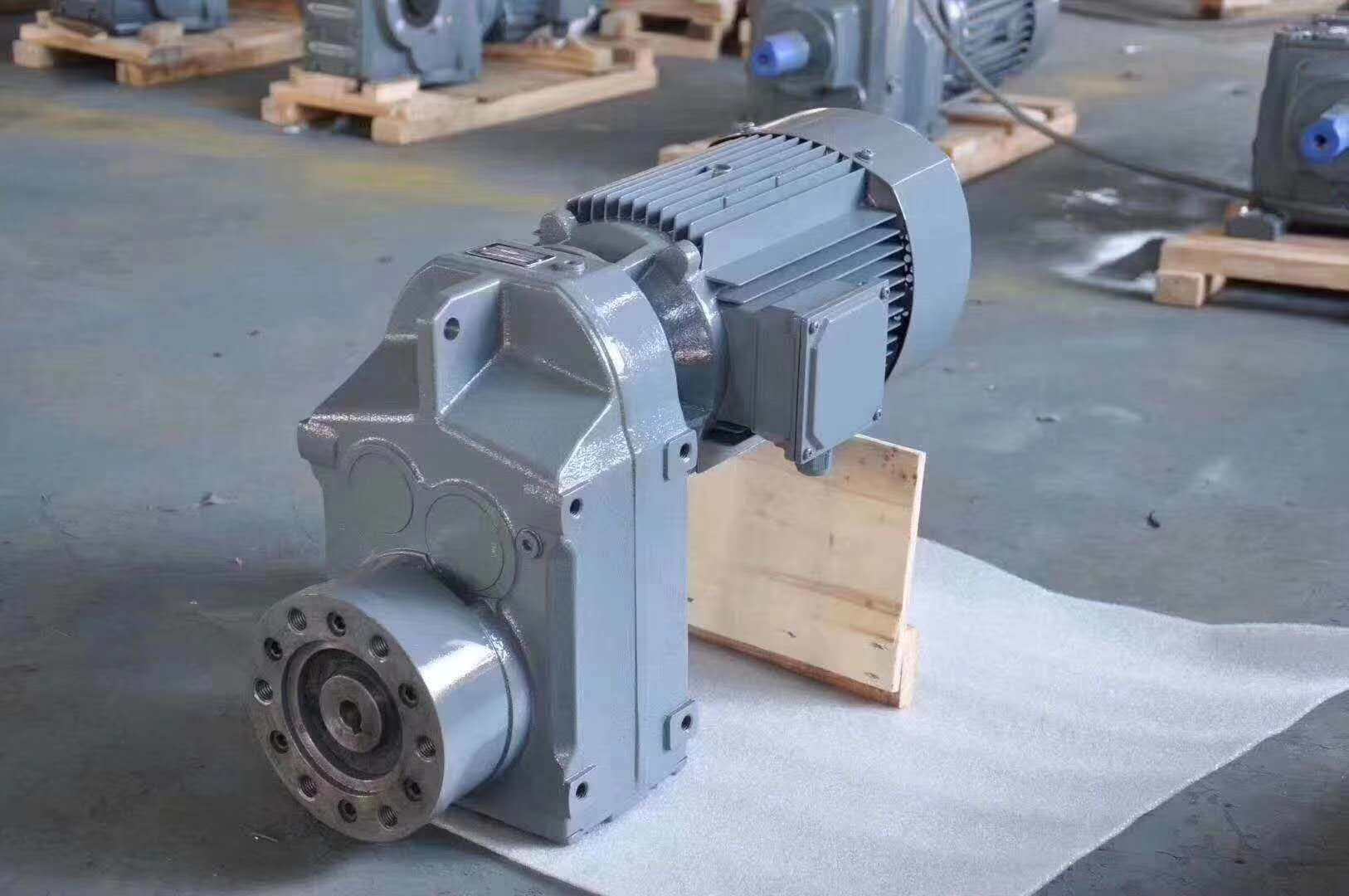 Special reducer for melting spray cloth mask machine to replace ZLYJ133 146