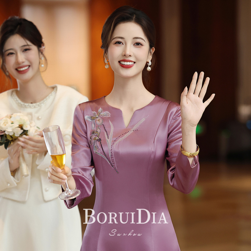 The Purple Dress for the Mother of the Bride at the Wedding Banquet, 2026 New Model, Elegant and Youthful Mother's Dress for the Wedding, Autumn
