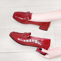Red square head single shoe woman spring style soft bottom small leather leather leather Leafu shoes can normally wear low-to-bridal wedding shoes