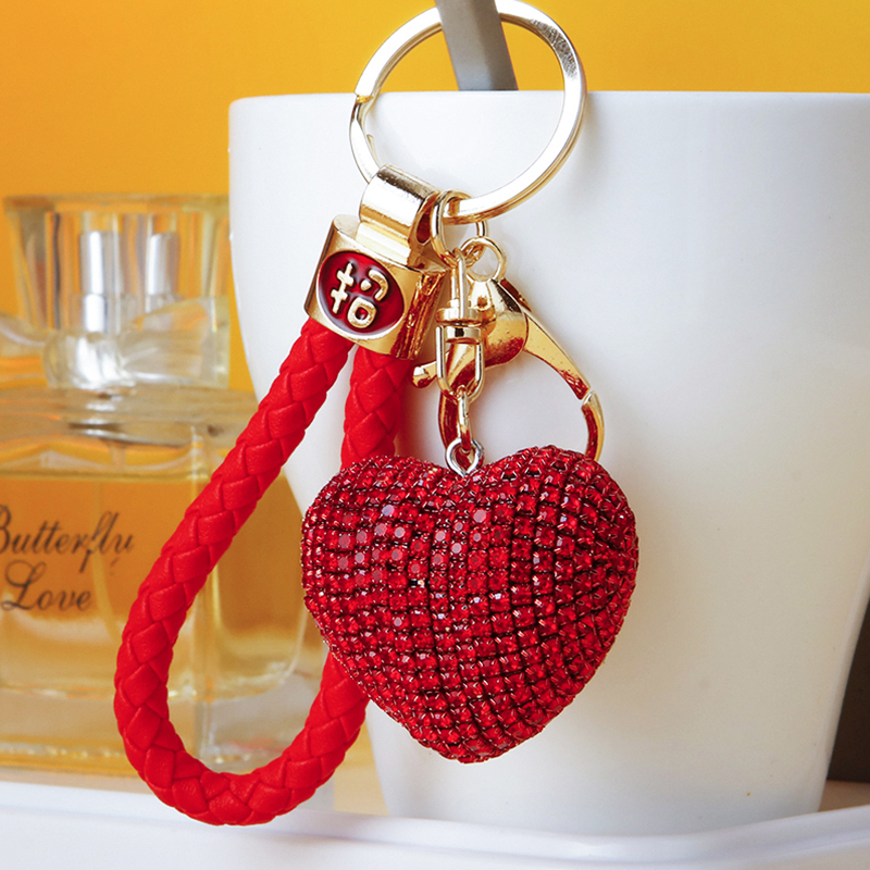 Lucky and Creative Diamond-Encrusted Double-Sided Peach Heart Car Keychain for Women, Cute Bag Pendant, Exquisite Heart Key Ring