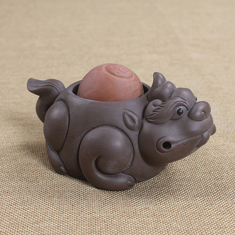 Xin edge home decoration tea accessories tea play purple sand tea pet water tea tray is placed on the mythical wild animal