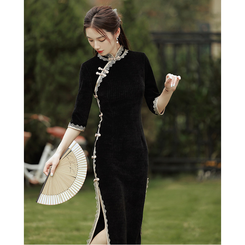 Black improved cheongsam women's winter 2022 new long version Chinese style retro high-end temperament elegant long-sleeved autumn and winter