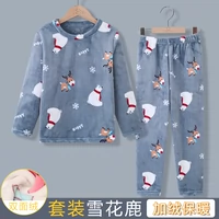 Комплект с круглым воротником, со снежинками