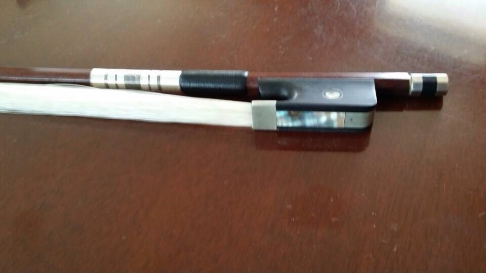 Carbon brazed cello bow High-grade violin bow Easy to pull sound quality is good, stable and not easy to break Cost-effective