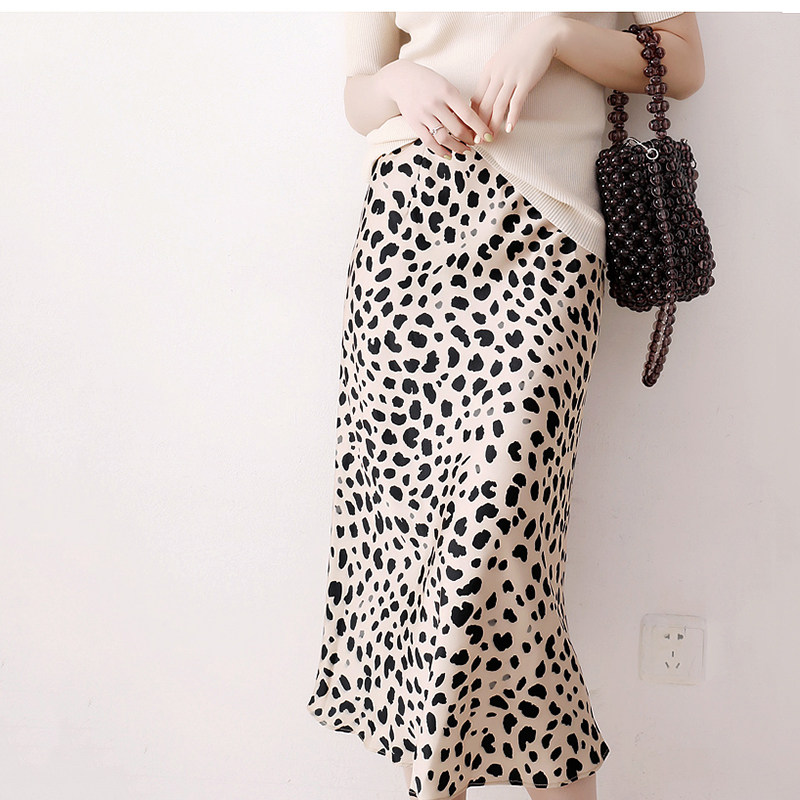 Japanese women's dress summer slope A satin - side BAO WEN digital positioning printed half - body skirt with thin bag - buttock skirt