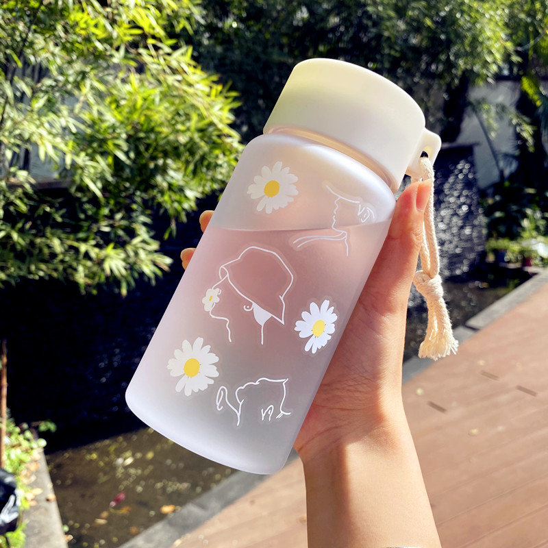 Small daisy plastic water cup female student Korean version cup ins portable creative Sen department trend tea cup custom printing