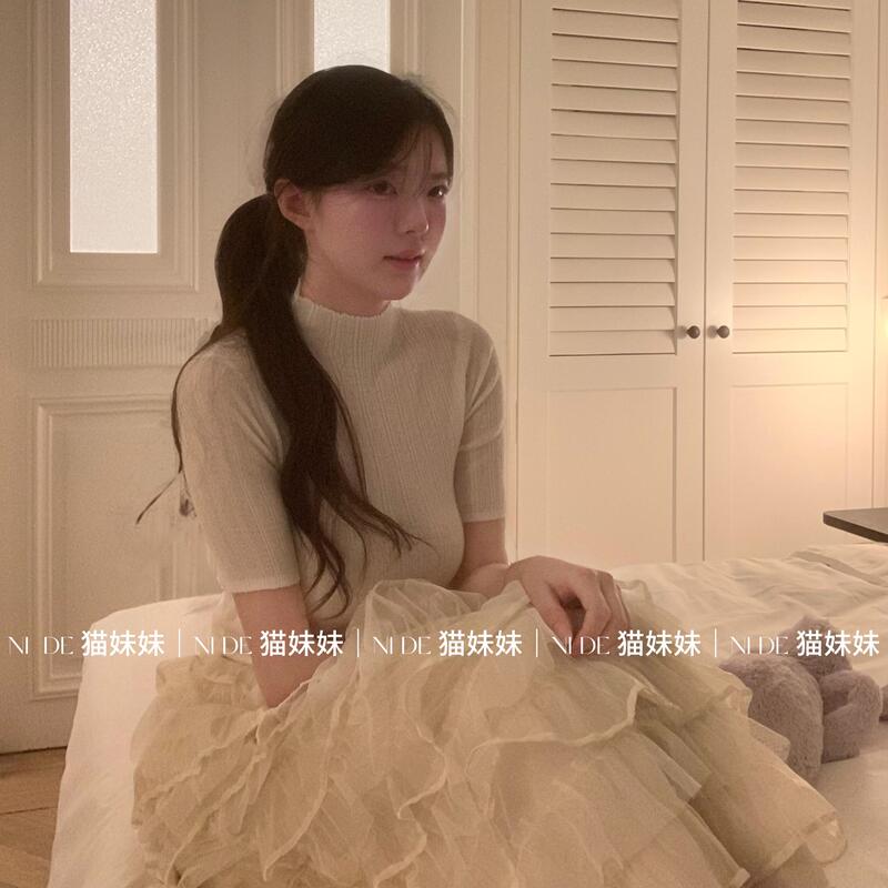 In Stock! [Almond Cream] Ribbed Short-Sleeve Knit Top with a Korean-Style Round Neck, Slimming Effect