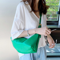 Simple and versatile soft leather armpit bag womens 2021 summer new ins casual messenger chest bag shoulder baguette bag