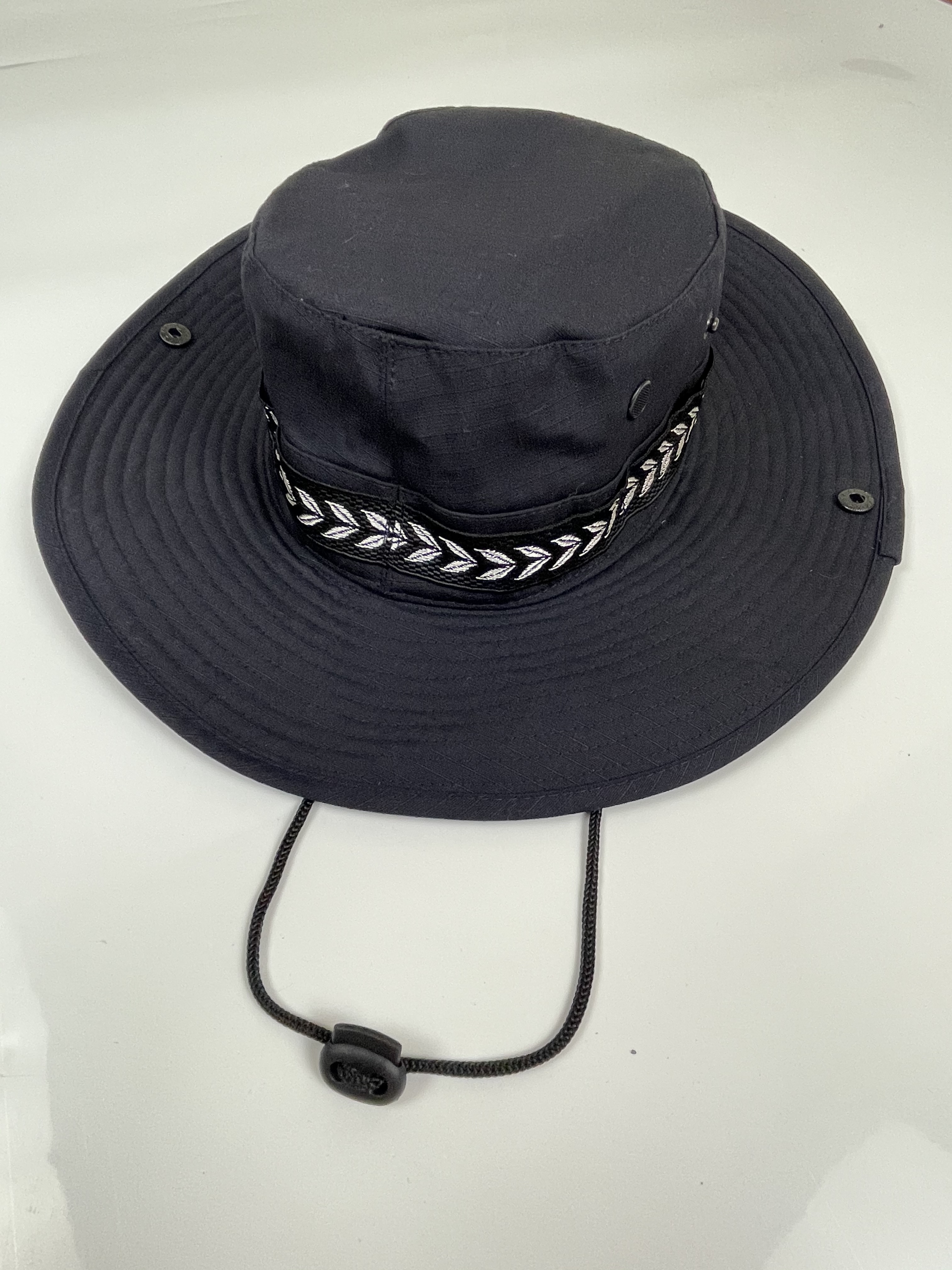 With the emblem of the new summer security hat sun hat as a training hat training hat highland with a Penny hat light hat
