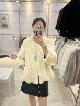 ນໍາເຂົ້າ mink 2023 ໃຫມ່ mink coat ສໍາລັບແມ່ຍິງເຕັມ mink stand collar ຄົນອັບເດດ: ຫນຸ່ມ Haining fur coat ສໍາລັບແມ່ຍິງສີຂາວ