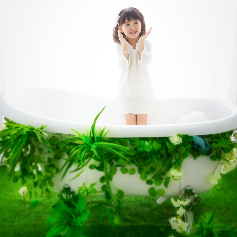 Children's photography photo studio shooting creative theme real scene decoration white bathtub scene props cute leisure bathtub