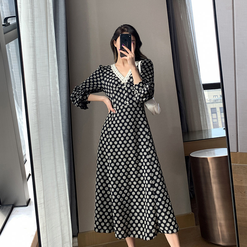 FT GUOGE fragraged women 2022 spring loaded with new bubble sleeves French style retro light ripened with knee-long skirt