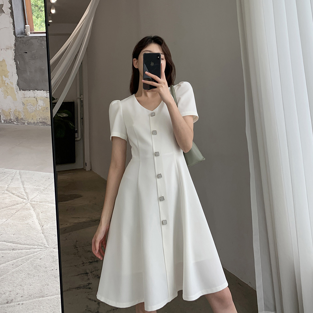 FT GUOGE white dress 2022 new summer dress single row with waist display slim fit goddess Fan Xiaowhite dress