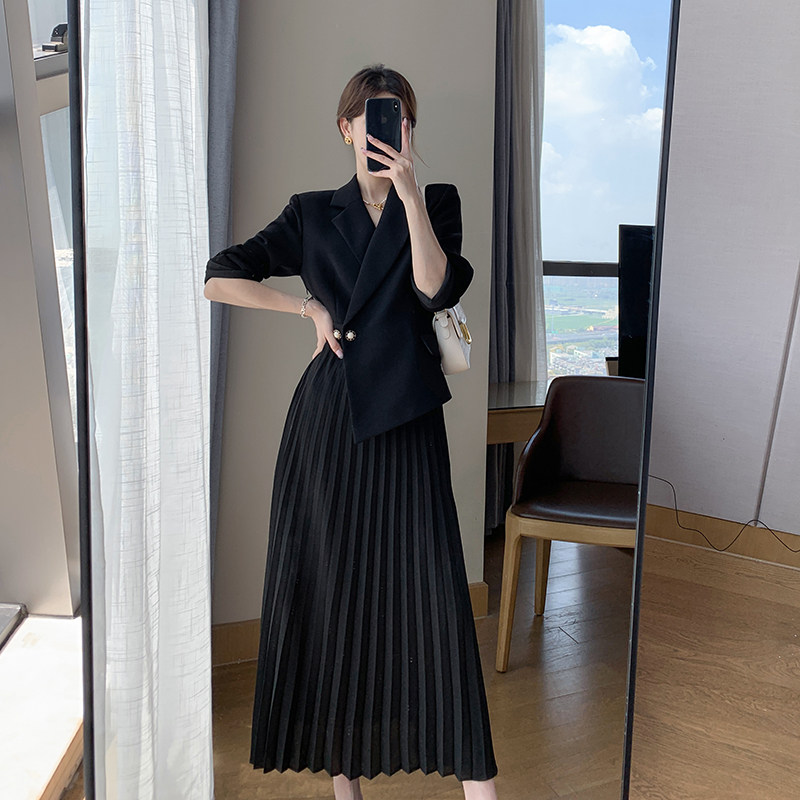 FT GUOGE black suit and dress women's 2022 autumn new style waist and thin temperament fake two-piece pleated skirt