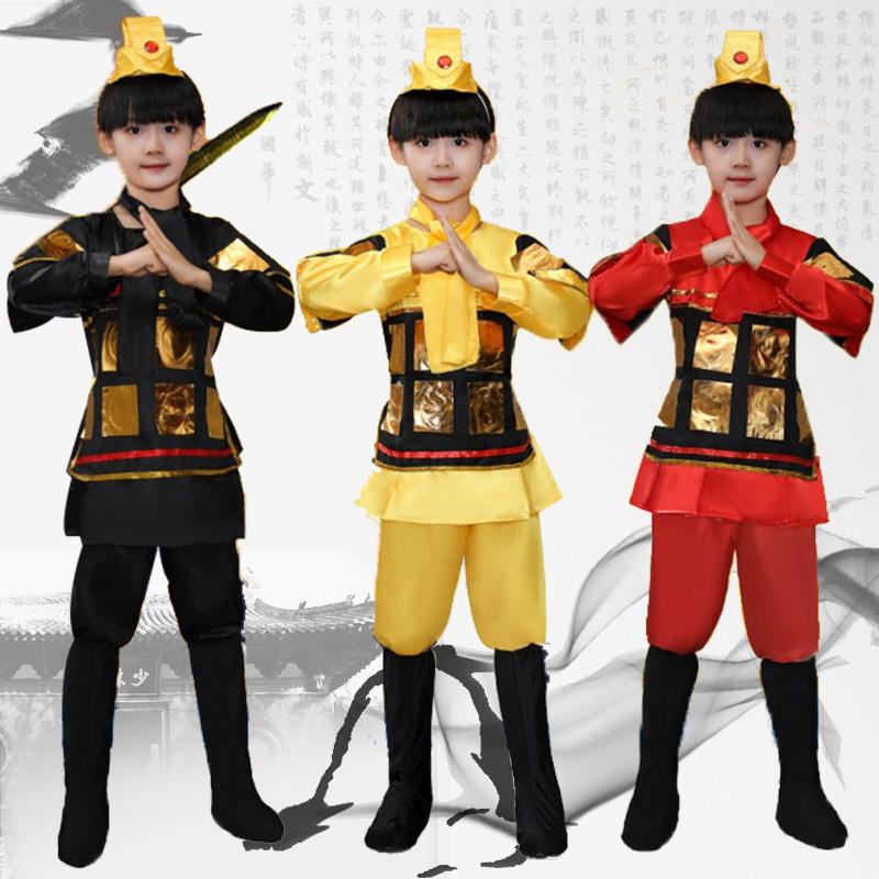 Ancient soldiers of the children performed to serve the men and women's armor General Terracotta Warriors' ancient clothes and flowers Mulan ethnic opera performances