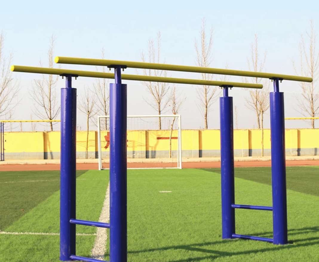 The outdoor school home district square with double bar high bar outdoor fitness equipment path