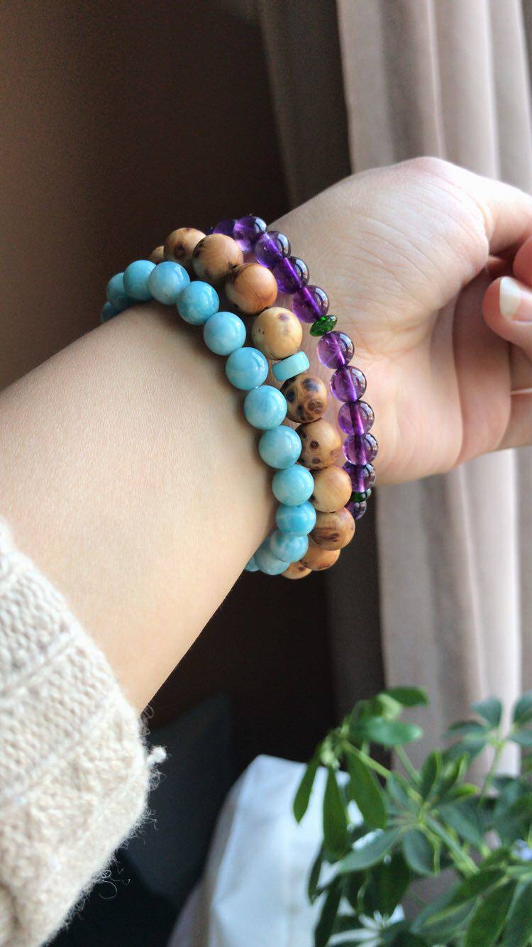 The lark eyes of the old cliff - pad bracelet with pine raw mine